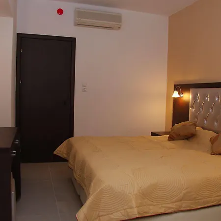 Apartmanhotel Agela & 3*