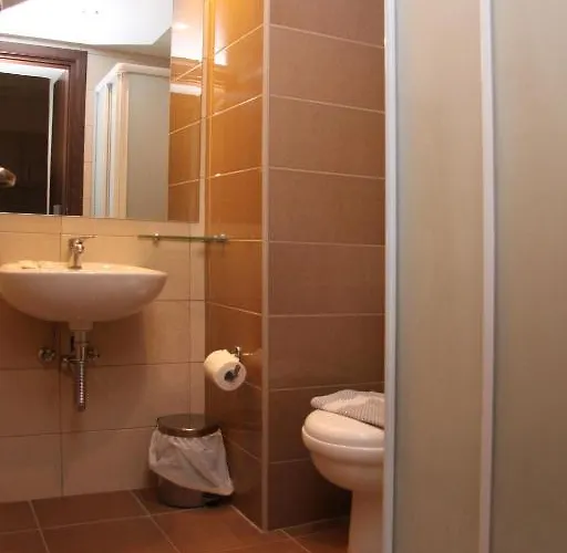 Agela & アパートホテル 3*