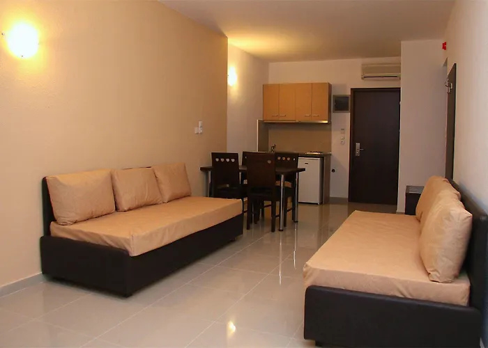 Agela & コス・タウン